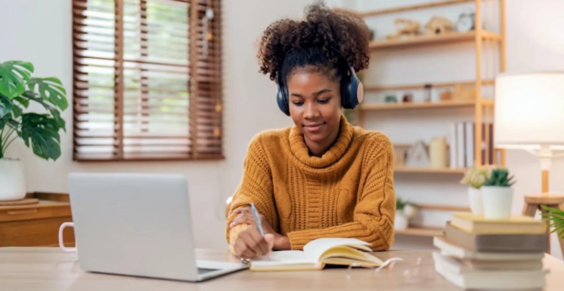 Teilnehmende bei der praktischen Anwendung erlernter Methoden